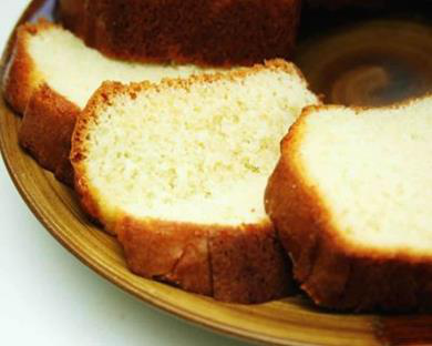 GATEAU MOELLEUX AU YAOURT SANS OEUF